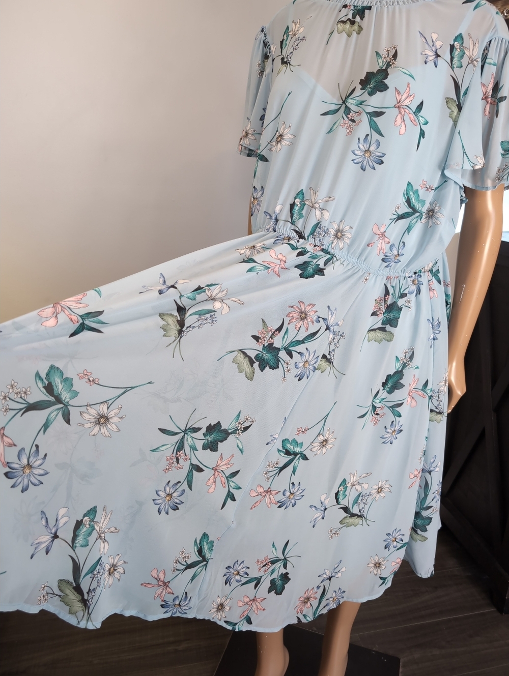 Torrid Blue Floral Chiffon Spring Dress Smocked Neck Flutter Sleeve Size 3 / 3X - Picture 8 of 16
